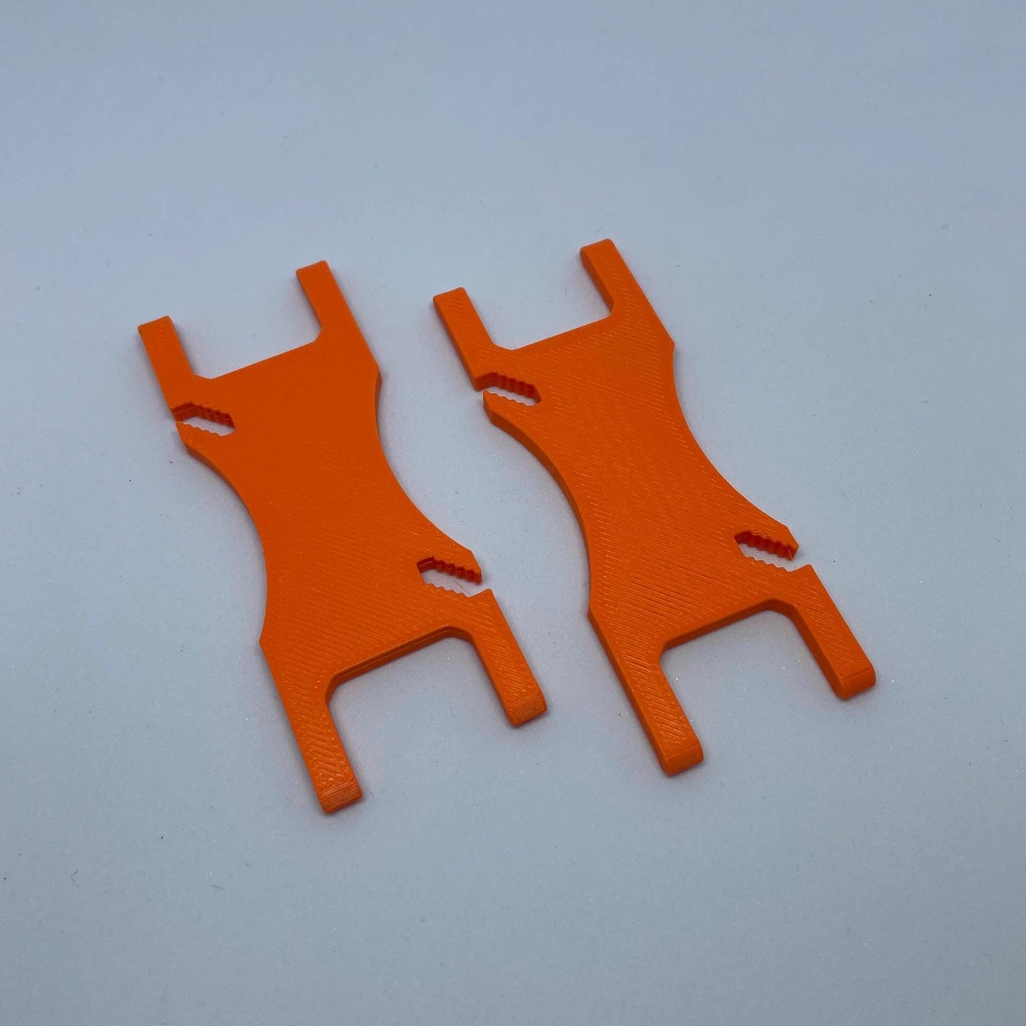 2 pcs. cable winders for lamps