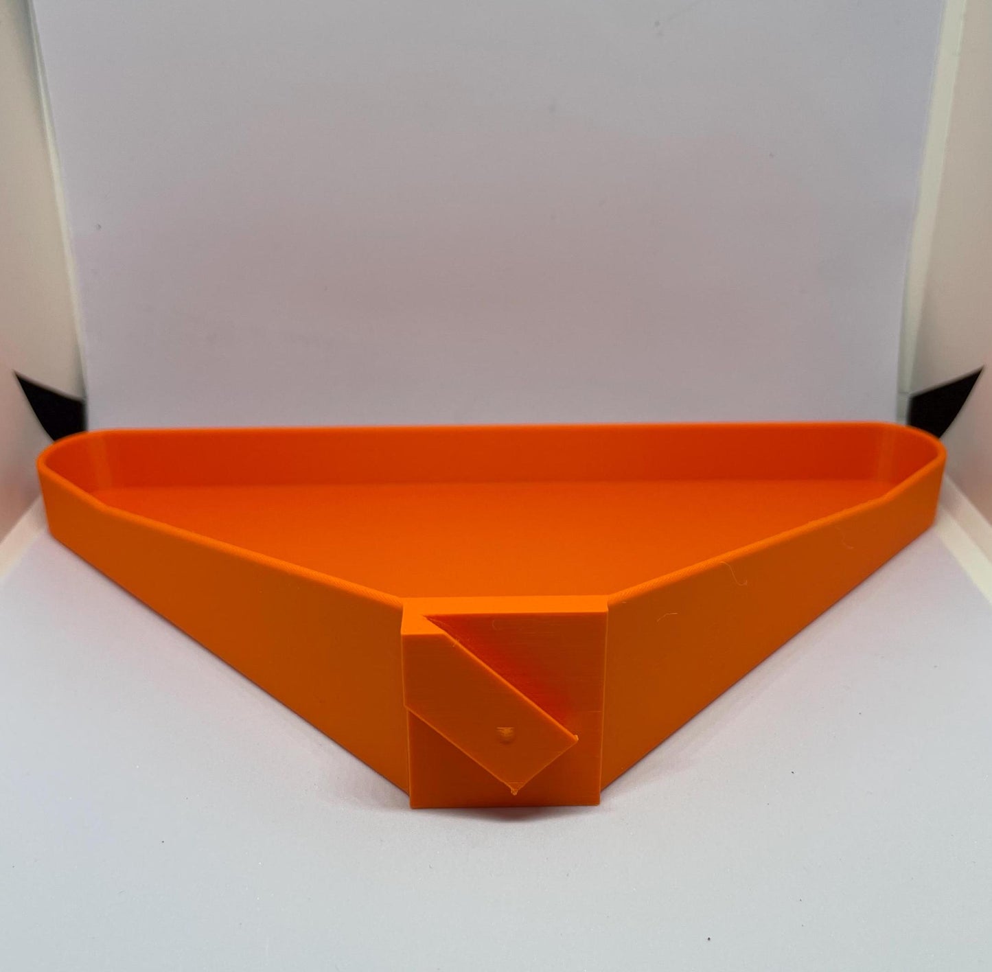 Corner shelf for grow tents (16-22 mm)