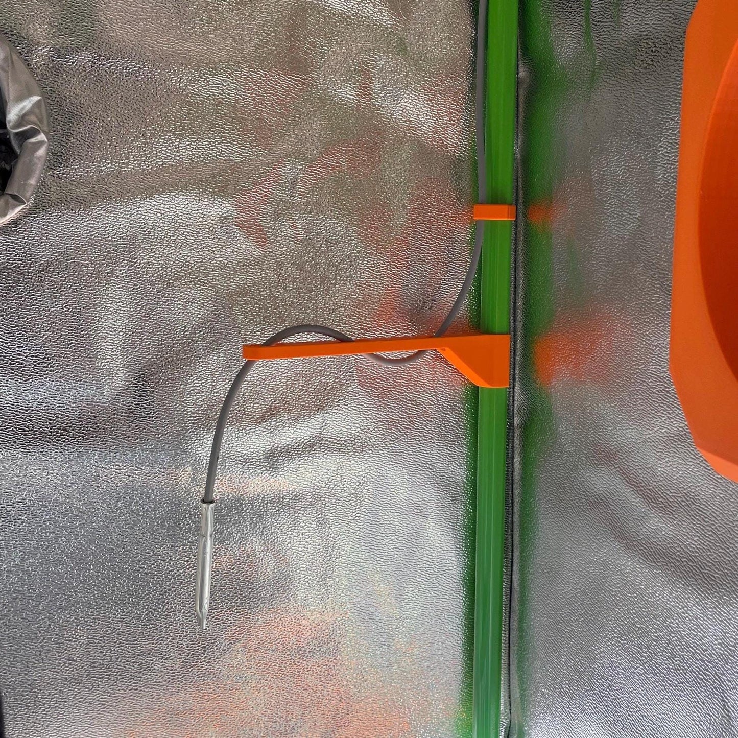 Temperature sensor holder