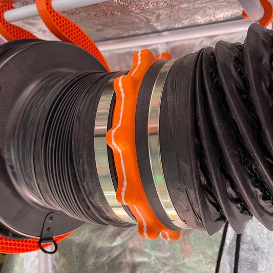 Magnetic hose connector set